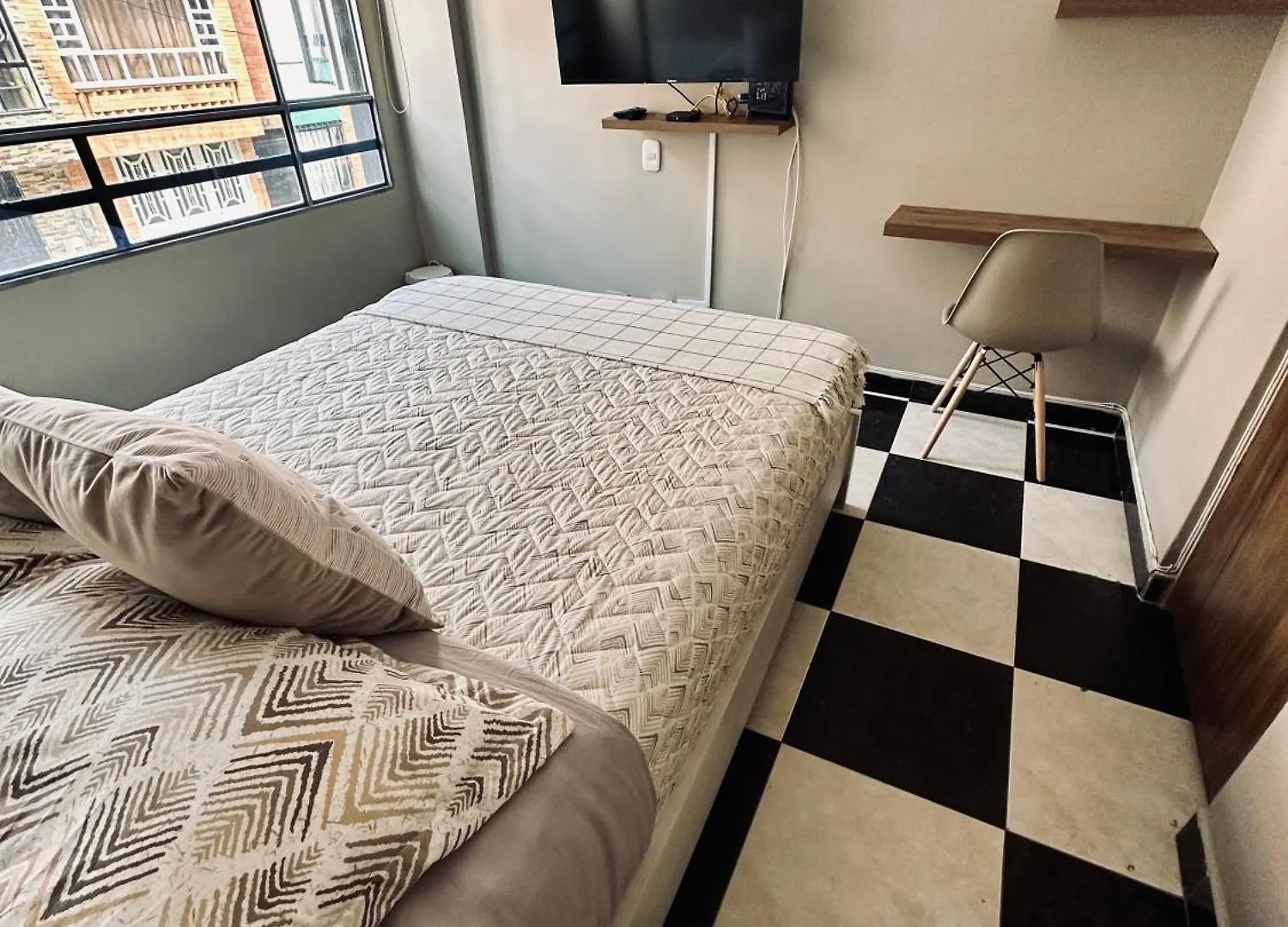 Bed and breakfast Private Room Close To The Dorado Airport Bogotá
